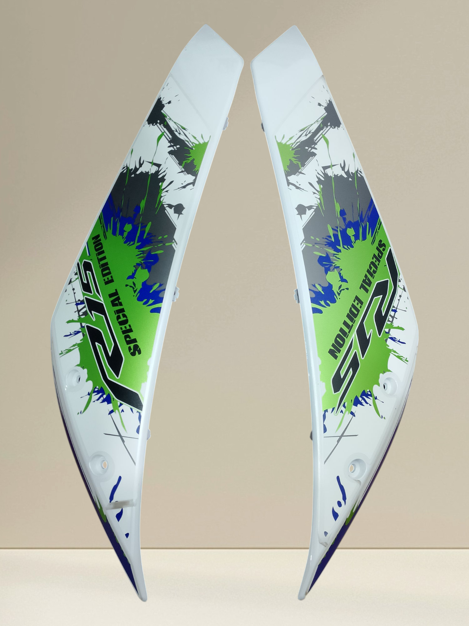 BODY KIT 1/2 PART R15 V2 WHITE